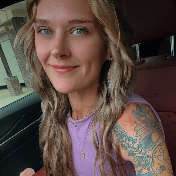 Hello Loves! - Picture 1 of 4